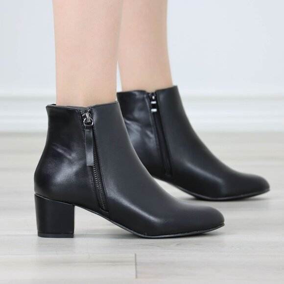 Womens Ankle Boots Low Block Heel Black Synthetic Leather Pointed Toe - Picture 1 of 12